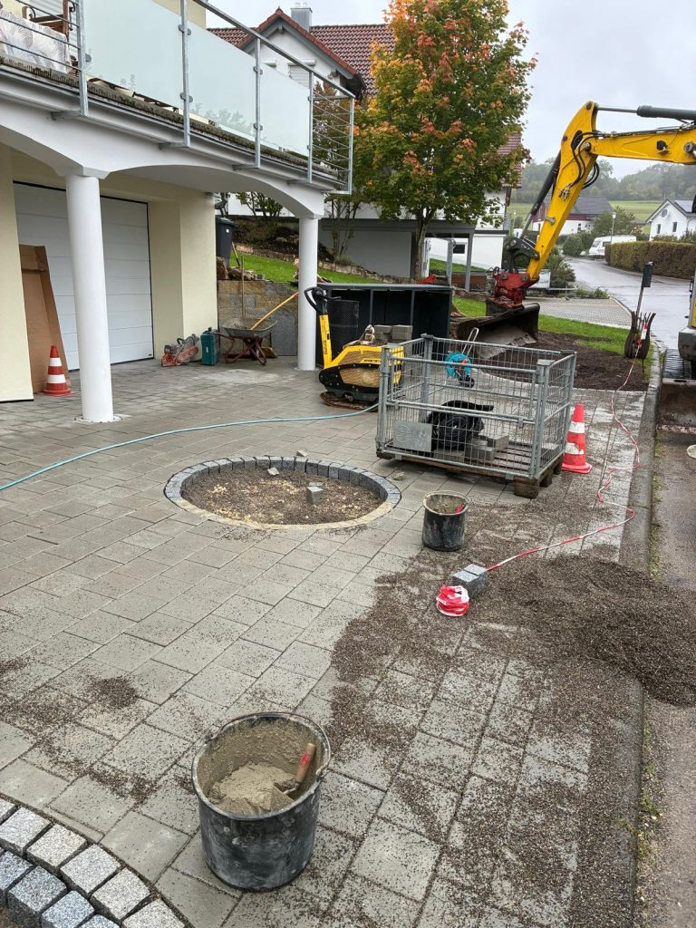 Hauseingang und Garagenzufahrtgestaltung