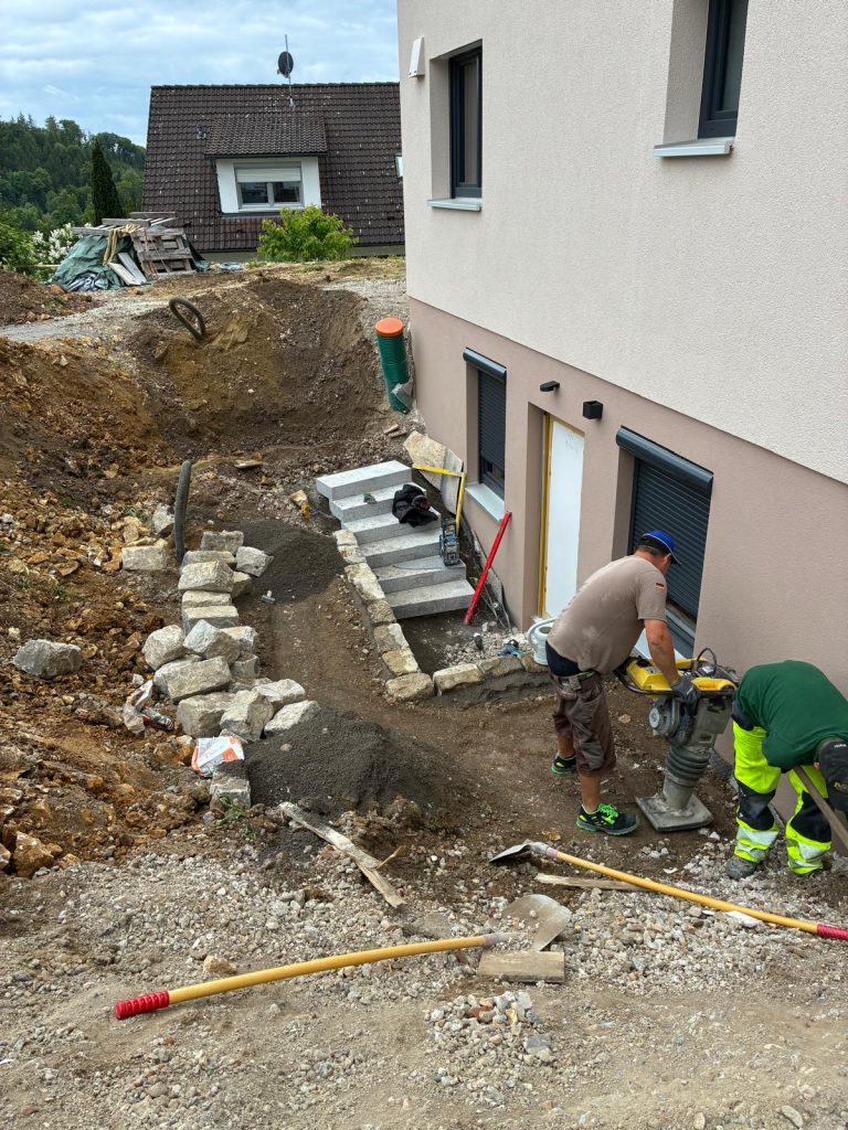 Kellerabgang mal geschwungen ausgeführt