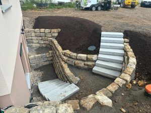 Kellerabgang mal geschwungen ausgeführt