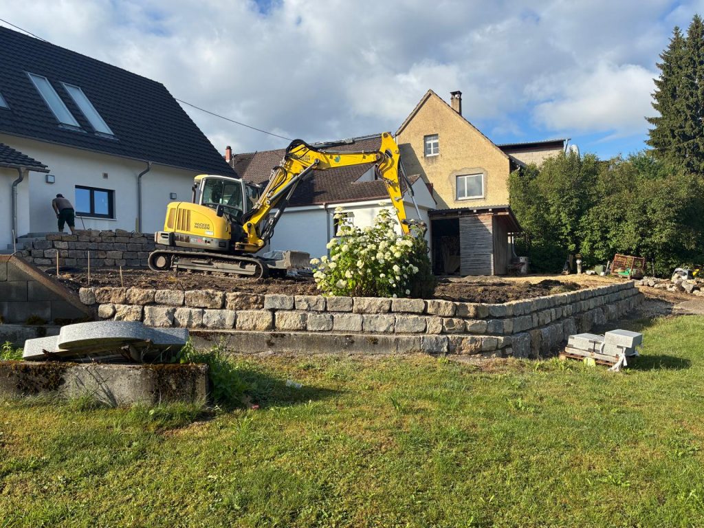 Neuerstellung Gartenanlage mit Senkgarten und Sitzplatz