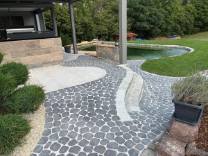 Früher waren es mal 5 Stufen in den Traumgarten Neu nur noch 3 Stufen oder über die Rampe barrierefrei